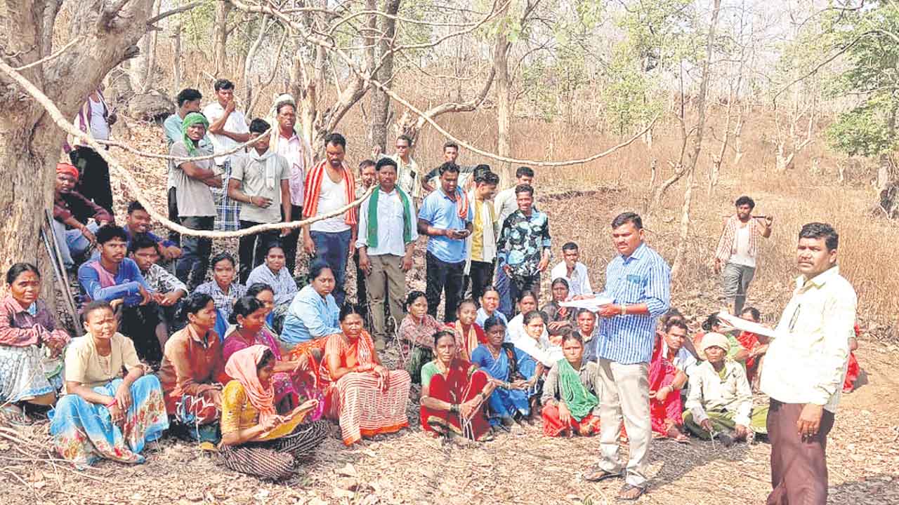 పస్తులుంటున్నం.. మూడు నెలల వేతనాలు ఇవ్వండి.. ఉపాధి ఏపీవో, సాంకేతిక సహాయకులు, ఎఫ్‌ఏల వేడుకోలు