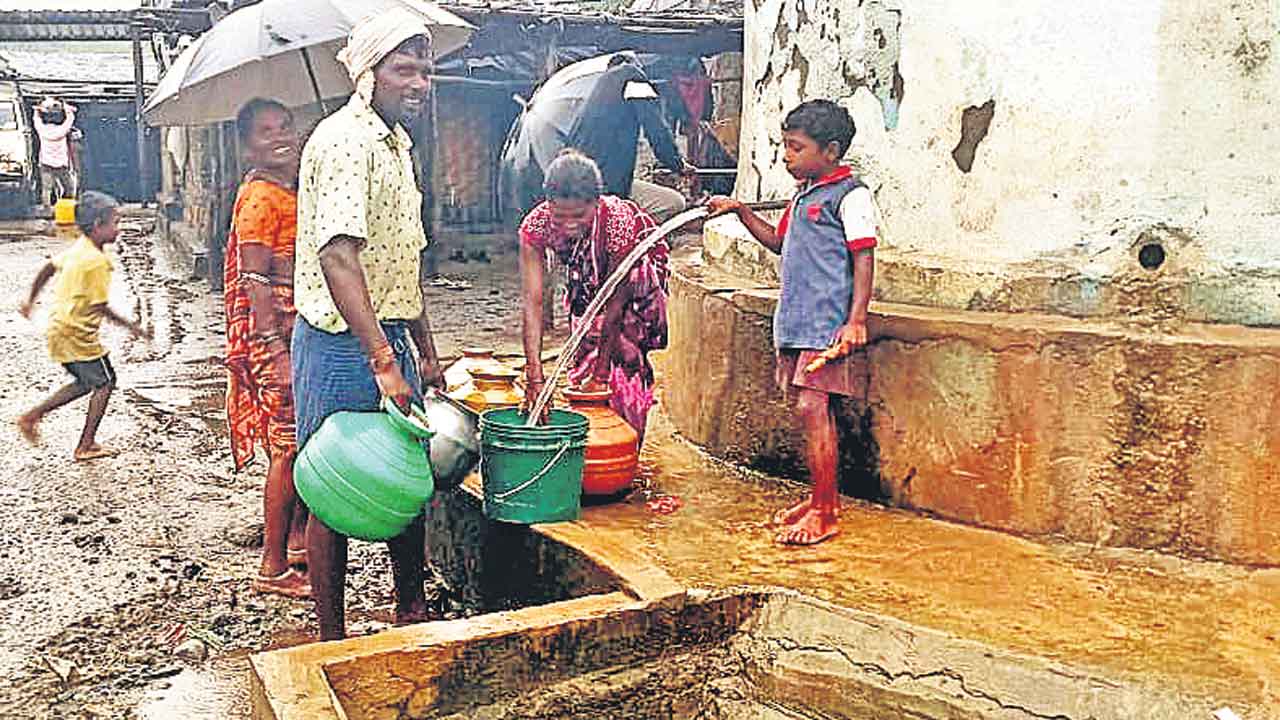 ‘మిషన్ భగీరథ’ నీళ్లిచ్చిండ్రు