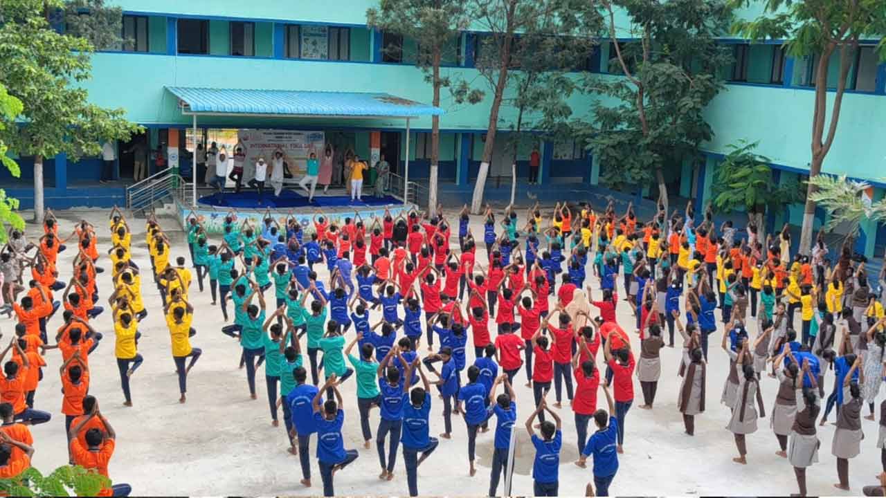 Yoga | విద్యార్థులు యోగాపై ఆసక్తి పెంచుకోవాలి : షాబాద్‌ ఎంపీడీవో