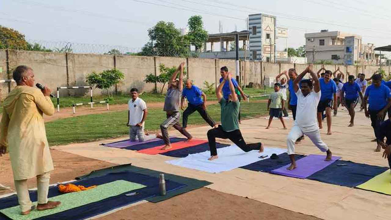 Meditation | ధ్యానం మానసిక శాంతిని పెంపొందిస్తుంది : ఏఎస్పీ శివం ఉపాధ్యాయ