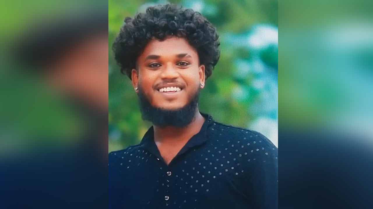 Road Accident | హైదరాబాద్‌- శ్రీశైలం జాతీయ రహదారిపై ఘోర రోడ్డు ప్రమాదం.. యువ‌కుడు మృతి