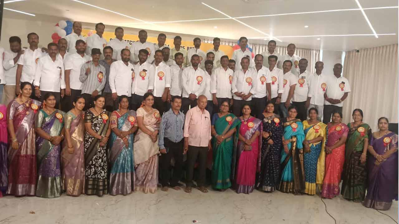 Tenth Get together | 30 ఏండ్ల త‌ర్వాత క‌లుసుకున్న ప‌ది విద్యార్థులు