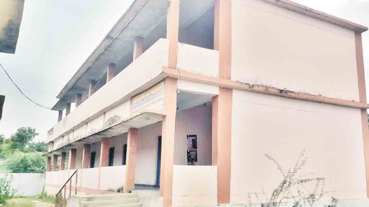 జూనియర్‌ కళాశాలకు ఆదరణ కరువు!