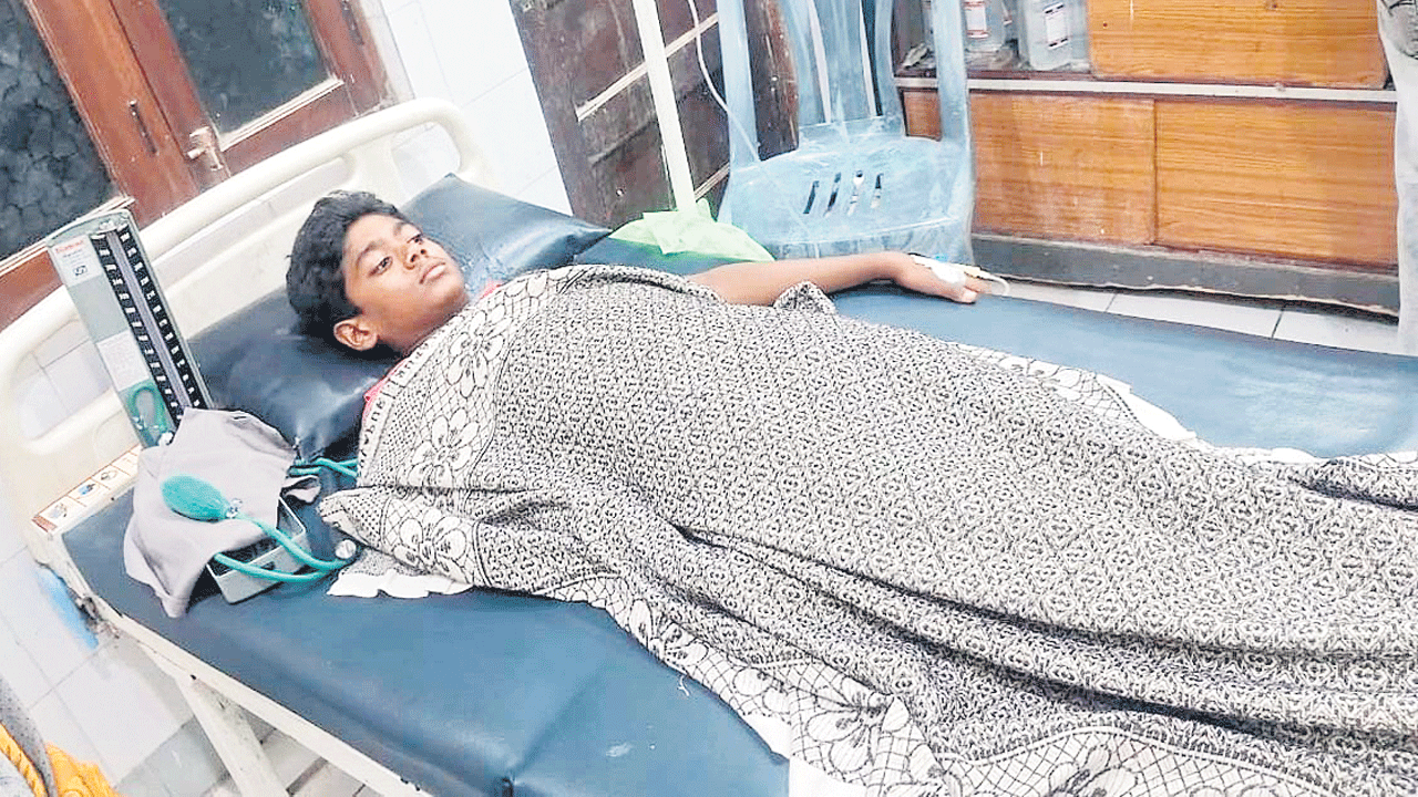 పెద్దాపూర్‌ గురుకులంలో కలకలం