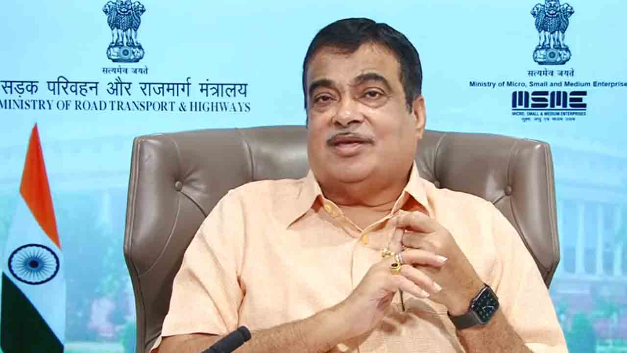 ప్రభుత్వాలపై కేసులు వేయాలి.. కేంద్ర మంత్రి గడ్కరీ వ్యాఖ్యలు