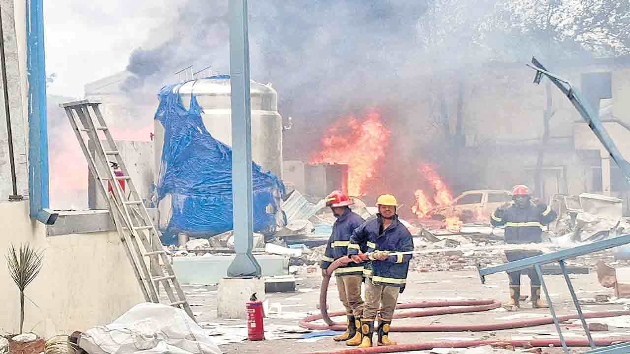 పాశమైలారంలో పెనువిషాదం.. పేలిన కెమికల్‌ ఫ్యాక్టరీ రియాక్టర్