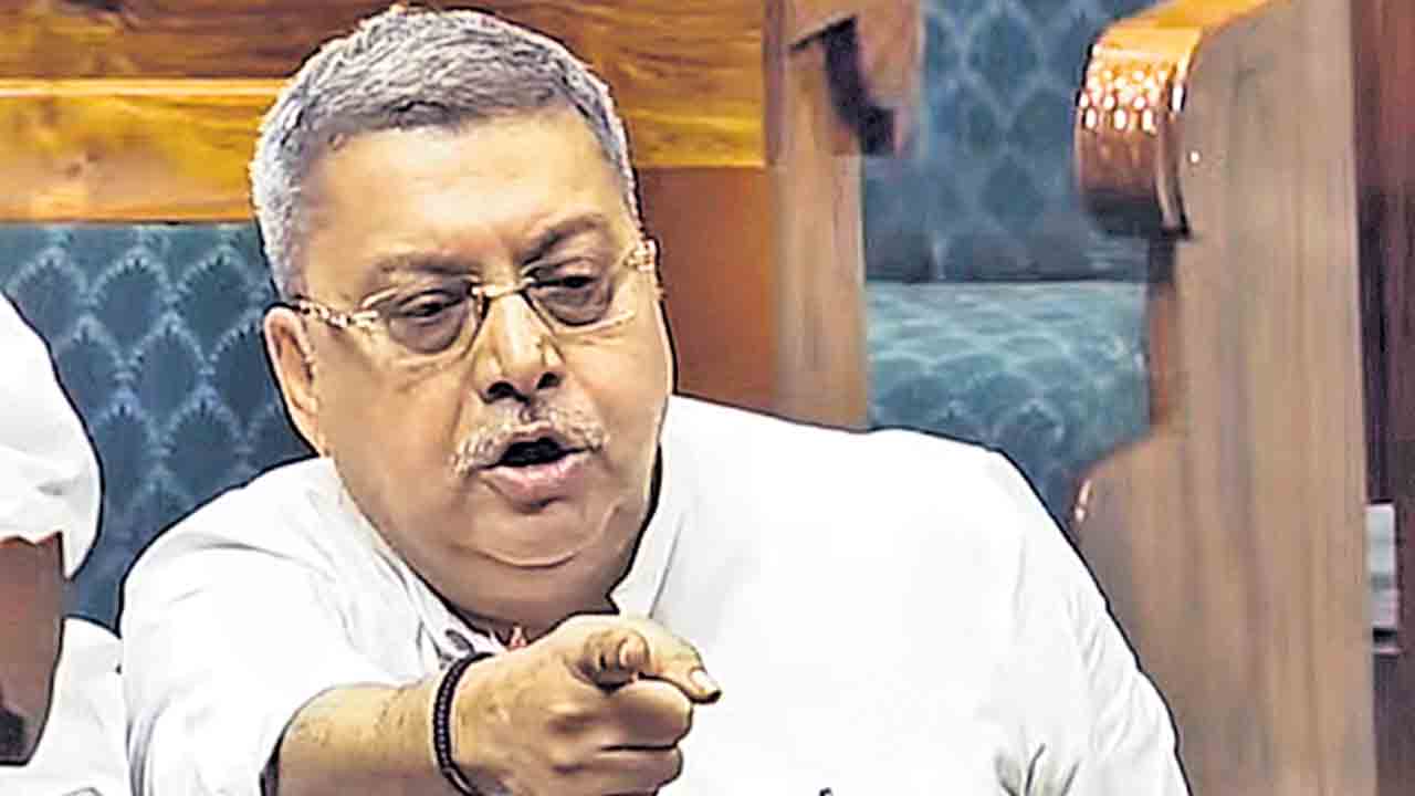 మన జెట్లు ఎన్ని కూలాయ్‌.. ట్రంప్‌ వ్యాఖ్యలపై ప్రధాని మోదీ నోరు మెదపరేం?