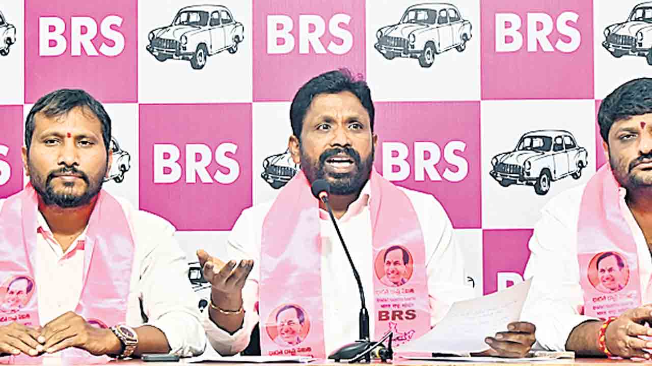 కాంగ్రెస్‌ హయాంలో శవాలూ మాయం.. ఎర్రోళ్ల శ్రీనివాస్‌ ఫైర్‌