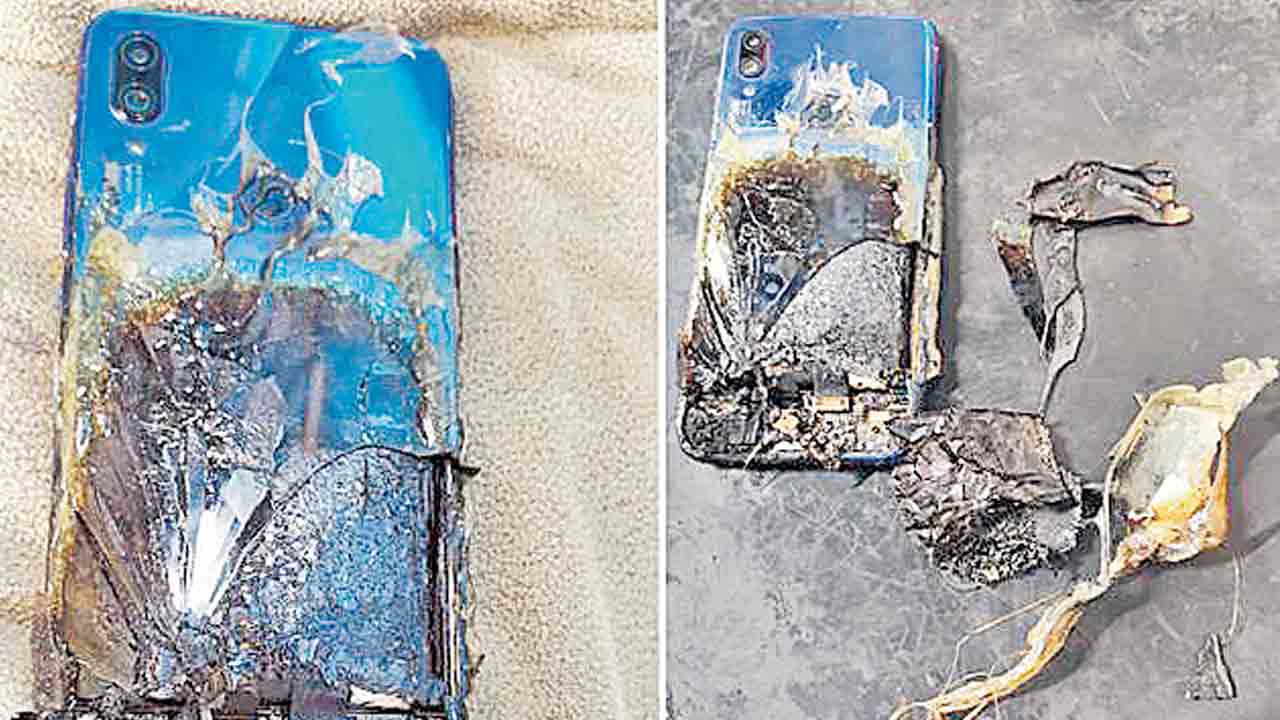 ప్యాంట్‌ జేబులో పేలిన సెల్‌ఫోన్‌.. స్వల్పగాయాలతో బయటపడిన యువకుడు