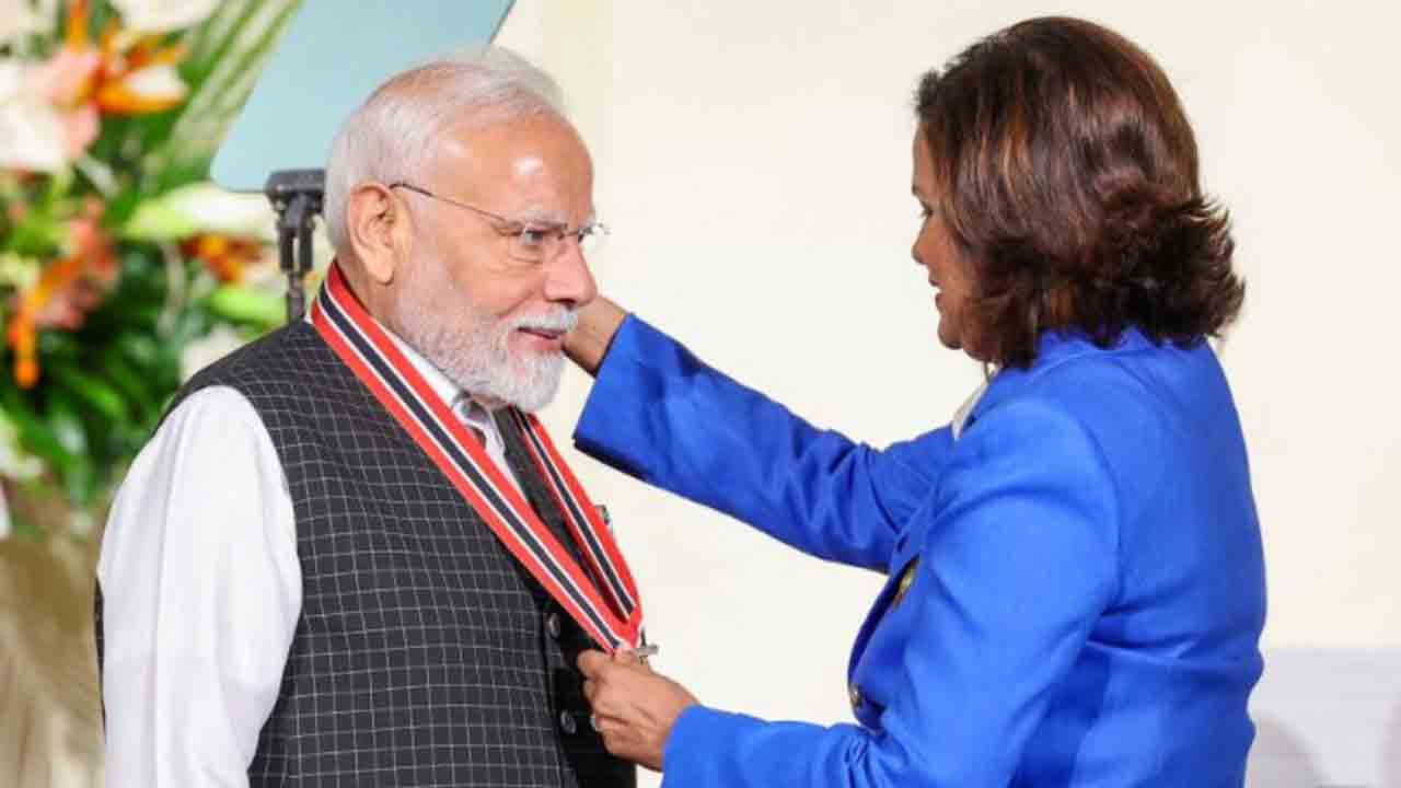 మోదీకి ట్రినిడాడ్‌ అండ్‌ టొబాగో అత్యున్నత పురస్కారం