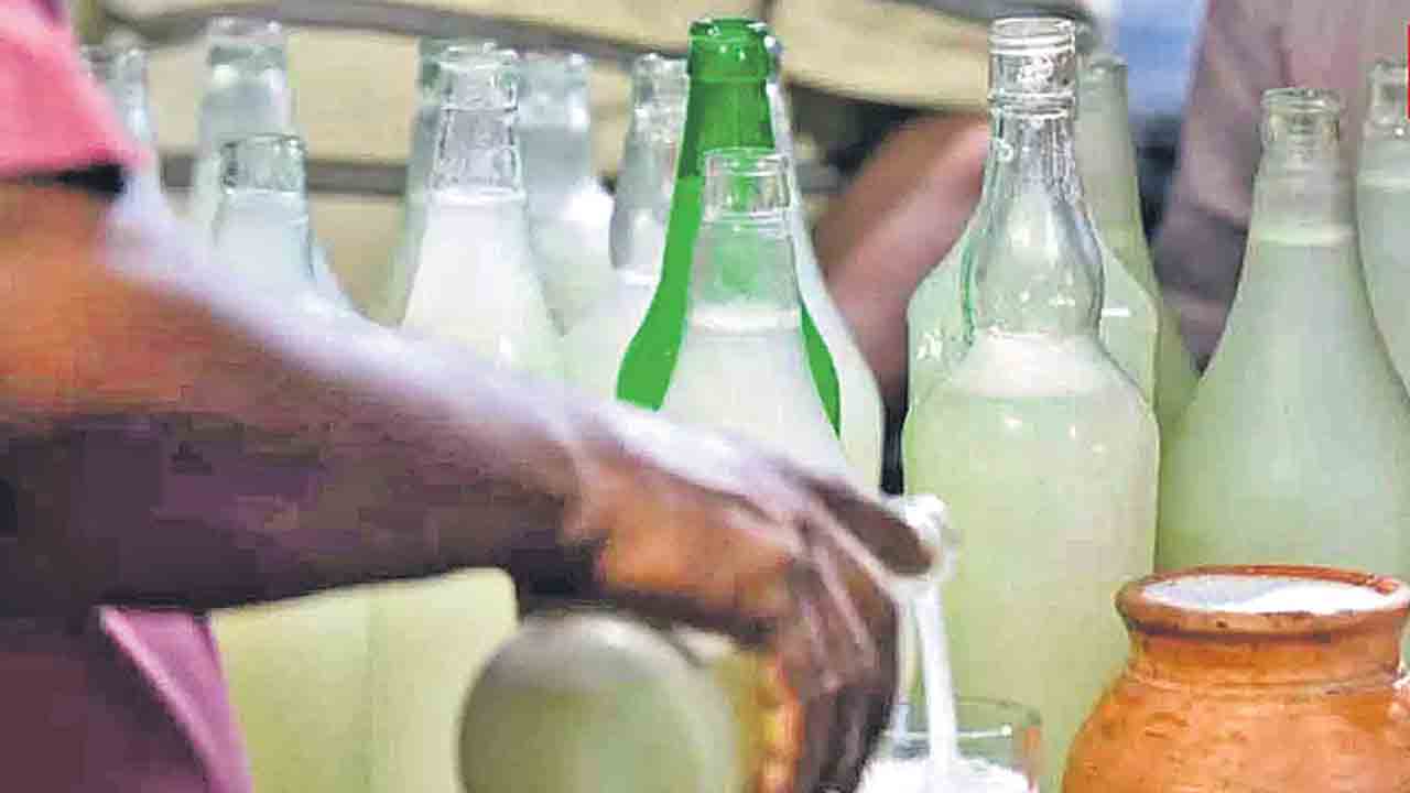 కల్తీ కల్లు దందాలో సిండికేటు!.. కాంగ్రెస్‌ పెద్దల కనుసన్నల్లో ‘నెట్‌వర్క్‌’!