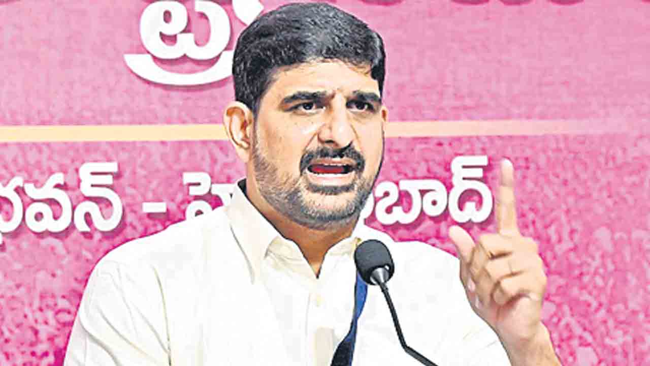 ఈటలకు కేసీఆర్‌ను విమర్శించే స్థాయి లేదు