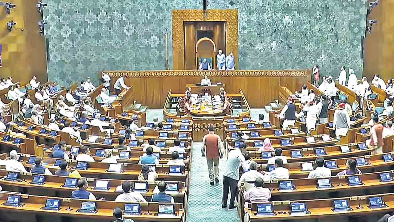 పార్లమెంట్‌లో ప్రతిష్ఠంభన