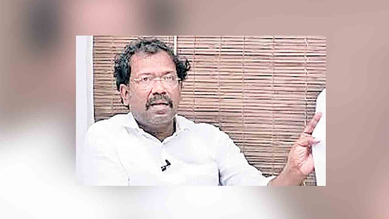 సీఎం సోదరులపై చర్యలు తీసుకోండి