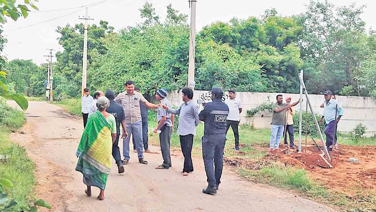కోర్టు ఉత్తర్వులతో మాకేం పని!.. తీరు మార్చుకోని హైడ్రా
