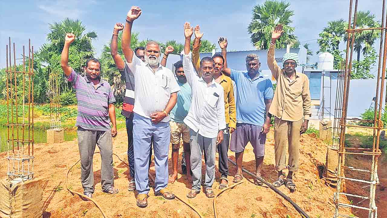 ట్రాక్టర్‌ ఇసుకకు ఆరు వేలు!