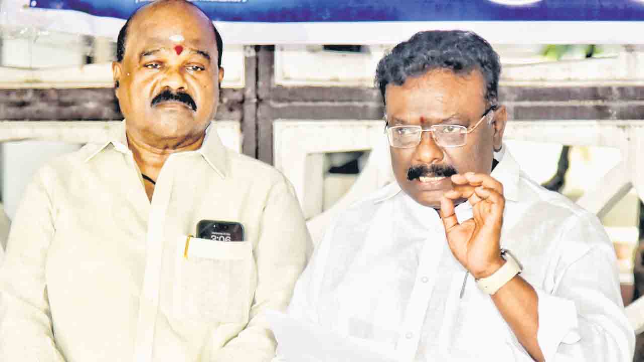 బీసీ రిజర్వేషన్ల ఆర్డినెన్స్‌ ఏమైంది?