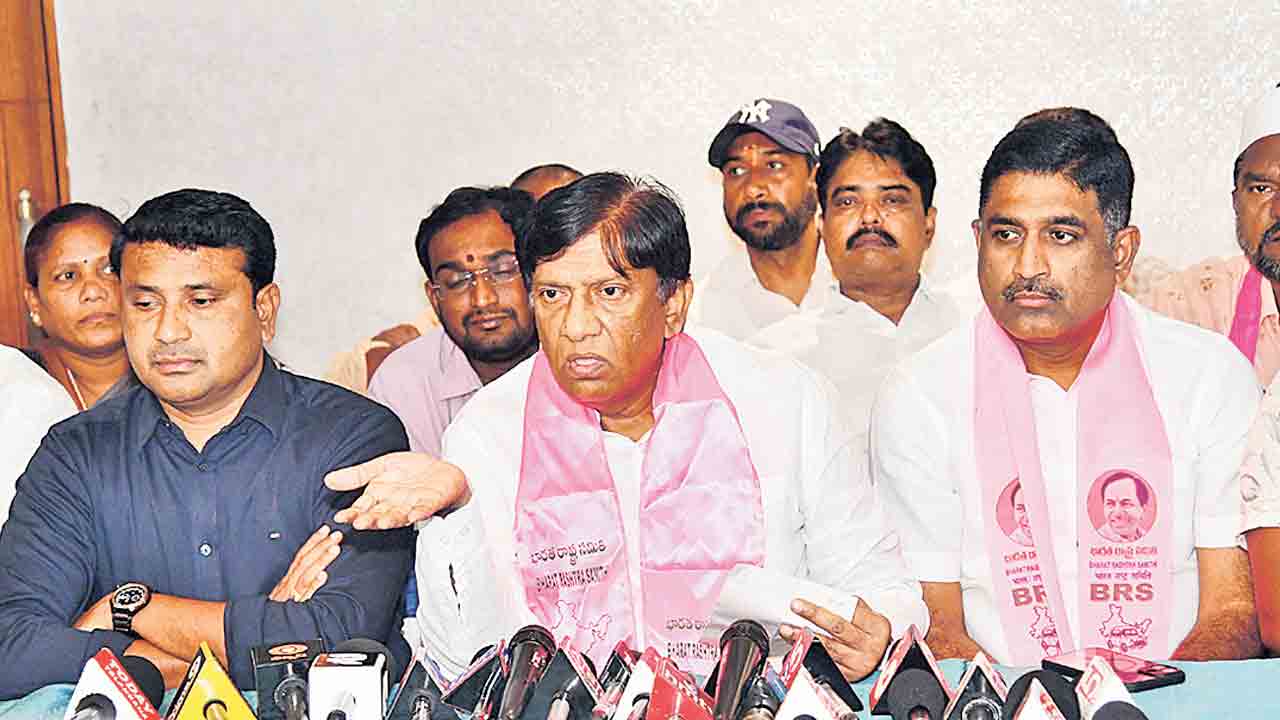 నాట్లు వేయడానికి సాగునీరివ్వాలి