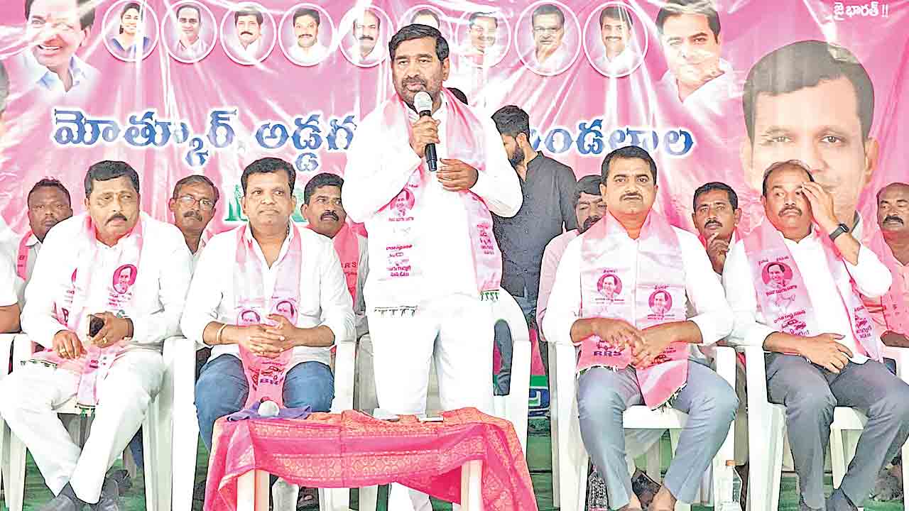 రేవంత్‌, ఉత్తమ్‌ ఇద్దరూ ద్రోహులే..