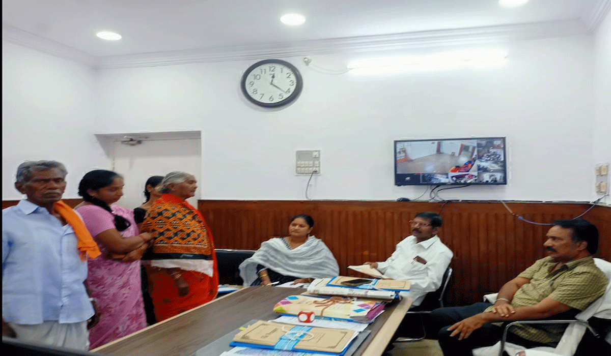 Jagityal | జగిత్యాలలో వృద్ధుల ఫిర్యాదులపై విచారణ