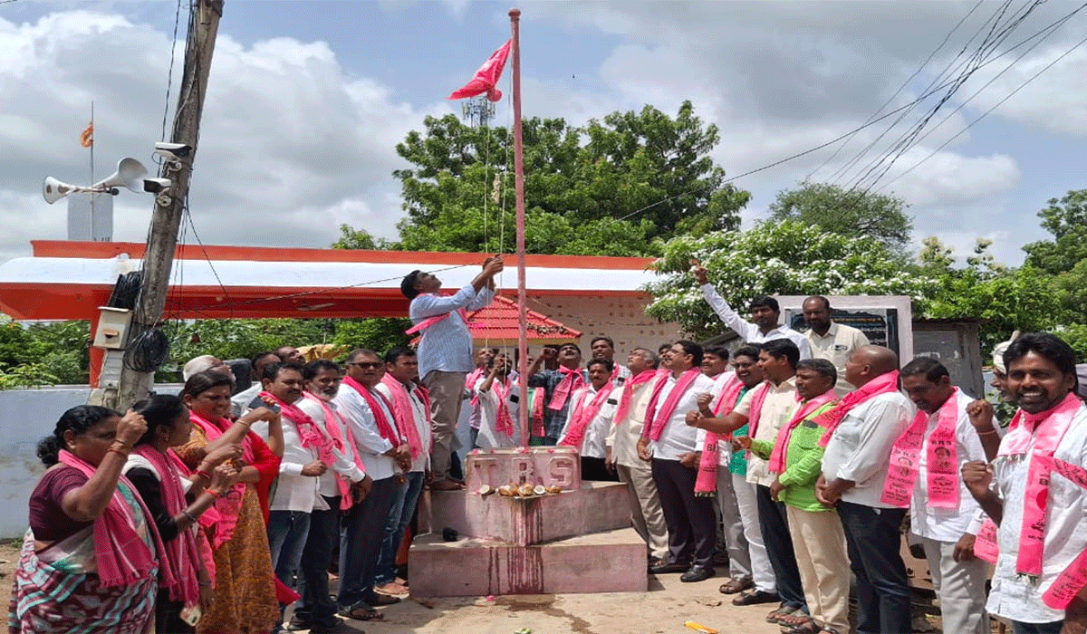 local elections |‘స్థానిక’ ఎన్నికల్లో బీఆర్ఎస్ విజయానికి ఐక్యంగా కృషి చేయాలి