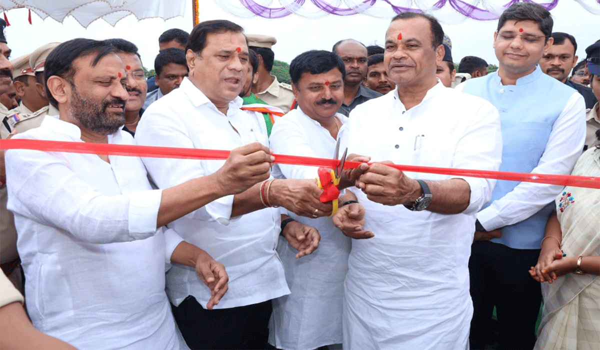 Komatireddy Venkata Reddy | తిమ్మానగర్‌లో హై లెవెల్ బ్రిడ్జి ప్రారంభించిన రాష్ట్ర రోడ్ల, భవనాల శాఖ మంత్రి కోమటిరెడ్డి వెంకటరెడ్డి