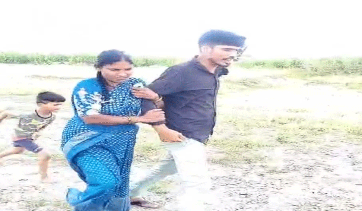 suicide attempts | తంగళ్లపల్లిలో కేసీఆర్ కట్టించిన డబుల్ బెడ్ రూం ఇళ్ల కోసం.. కాంగ్రెస్ కార్యకర్త ఆత్మహత్యాయత్నం