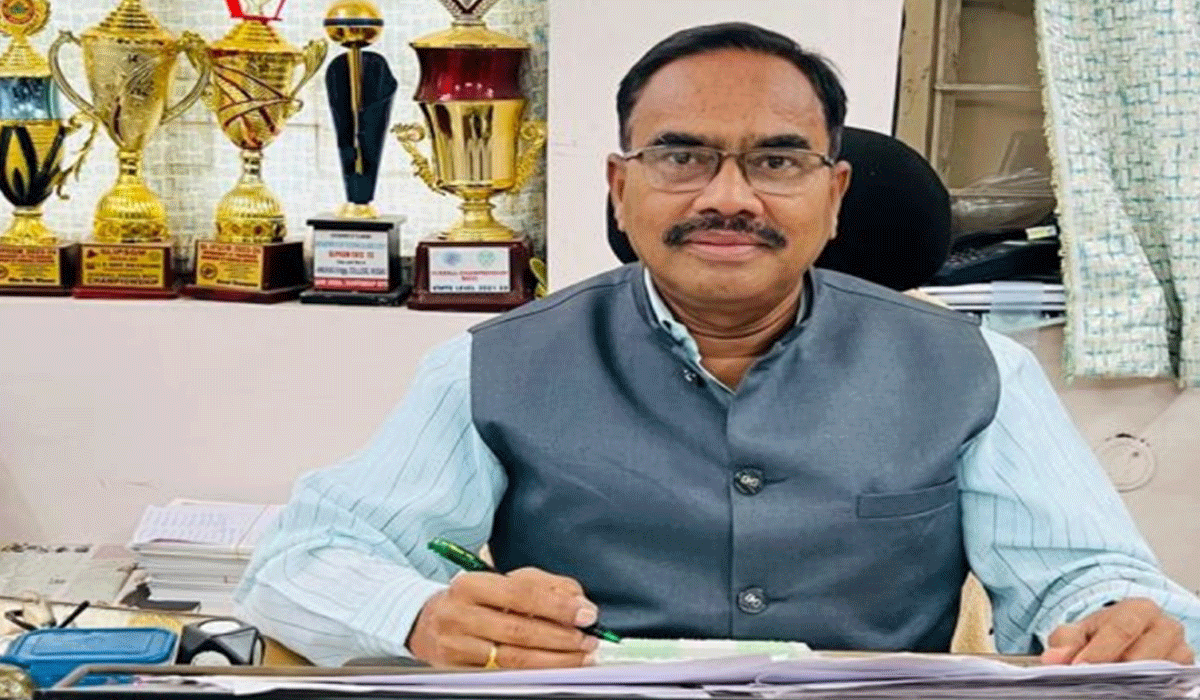 Full fee concession | ప్రభుత్వ పాఠశాలలలో చదివిన విద్యార్థులకు పూర్తి ఫీజు రాయితీ.. ప్రభుత్వ పాలిటెక్నిక్‌ ప్రిన్సిపాల్‌ బైరి ప్రభాకర్‌