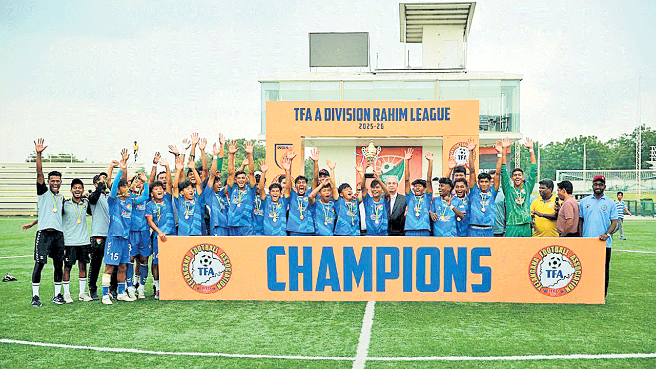 చాంపియన్స్‌ శ్రీనిధి డెక్కన్‌