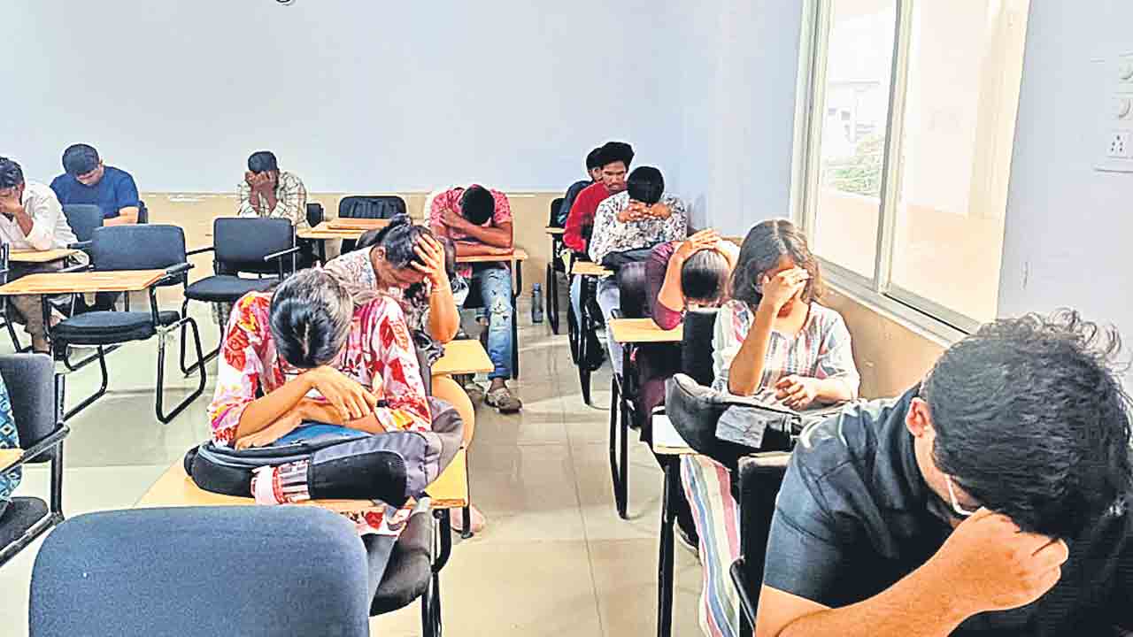 ‘ఓపెన్‌’గా మాస్‌ కాపీయింగ్‌