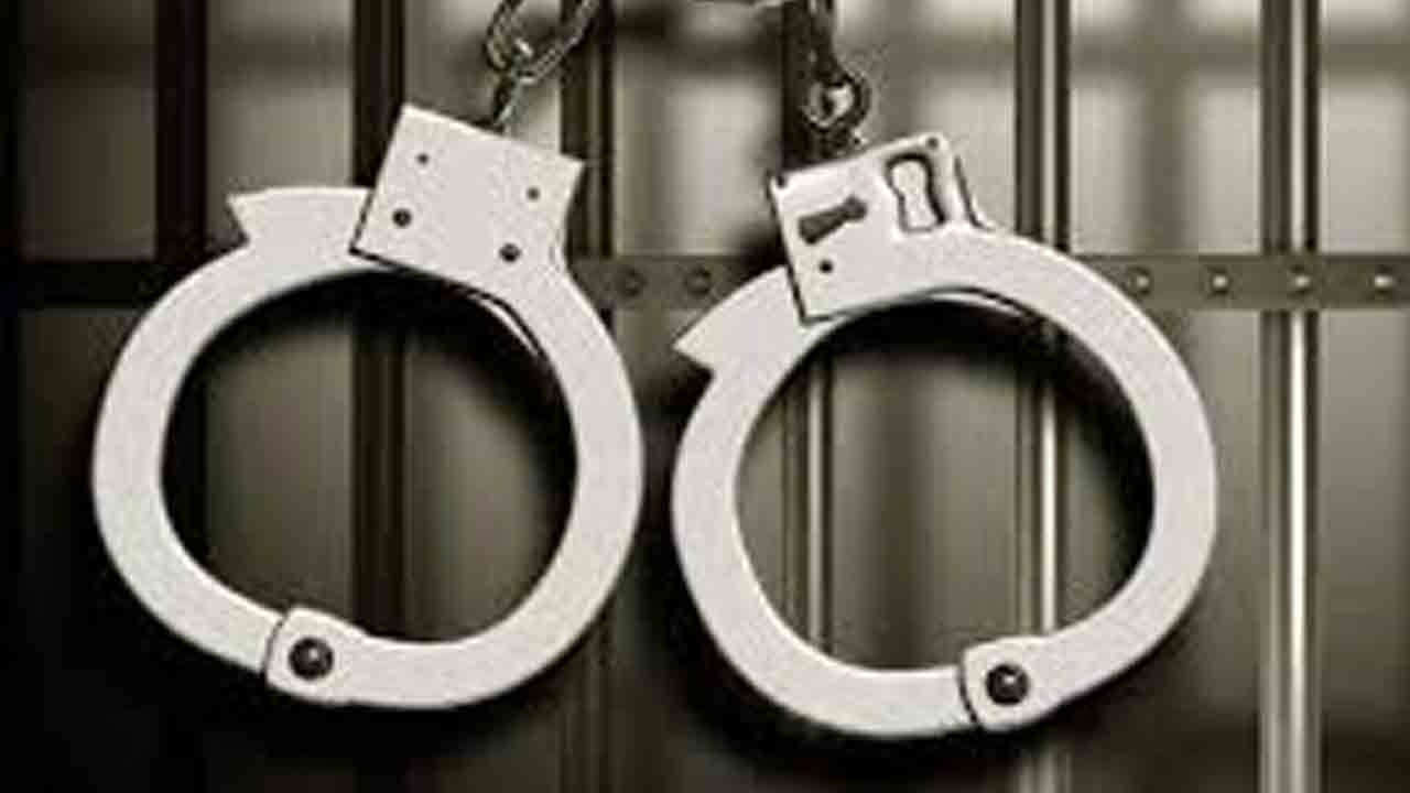 Arrest | జహీరాబాద్‌ టు హైదరాబాద్‌.. బైకుపై వెళ్తున్న ఇద్దరు వ్యక్తుల అరెస్ట్‌