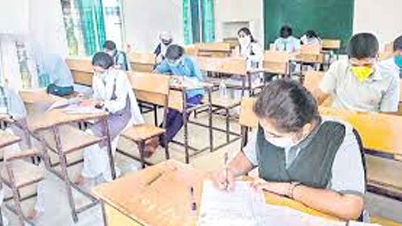 MBA Exams | ఐదేళ్ల ఎంబీఏ కోర్సు పరీక్ష ఫీజు స్వీకరణ