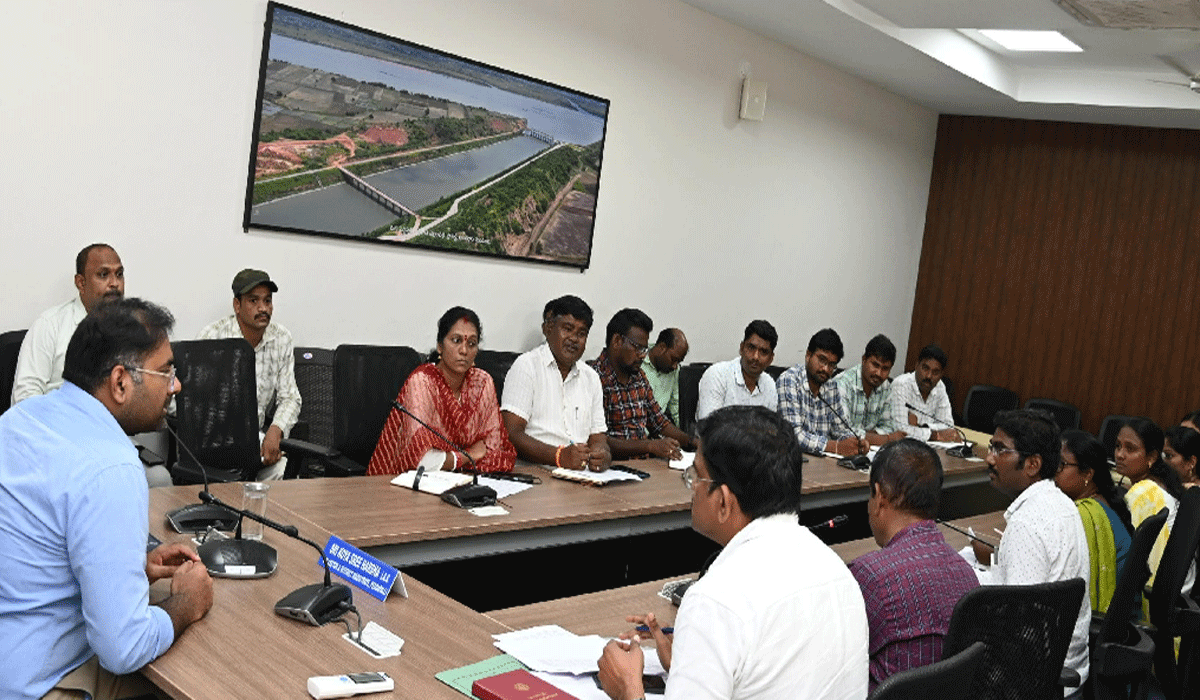 Peddapally | ఆయిల్‌ ఫాం సాగు టార్గెట్‌ 10శాతం కూడా పూర్తి కాలే.. జిల్లా కలెక్టర్‌ కోయ శ్రీహర్ష