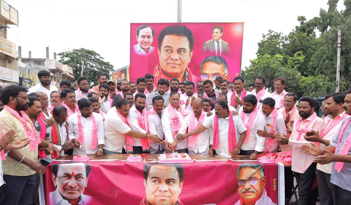 KTR birthday | పెద్దపల్లి లో ఘనంగా కేటీఆర్ జన్మదిన వేడుకలు.. పాల్గొన్న మాజీ ఎమ్మెల్యే దాసరి మనోహర్‌ రెడ్డి