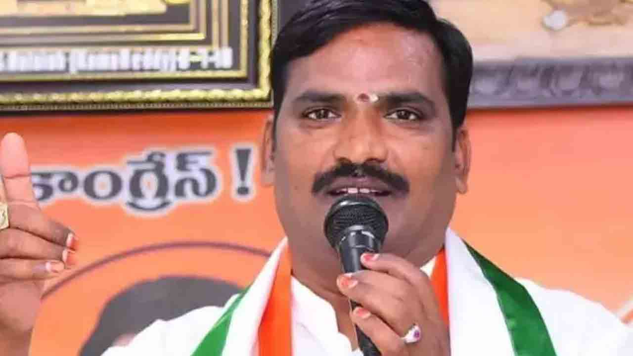 విప్‌ ఐలయ్యపై రైతుల తిరుగబాటు