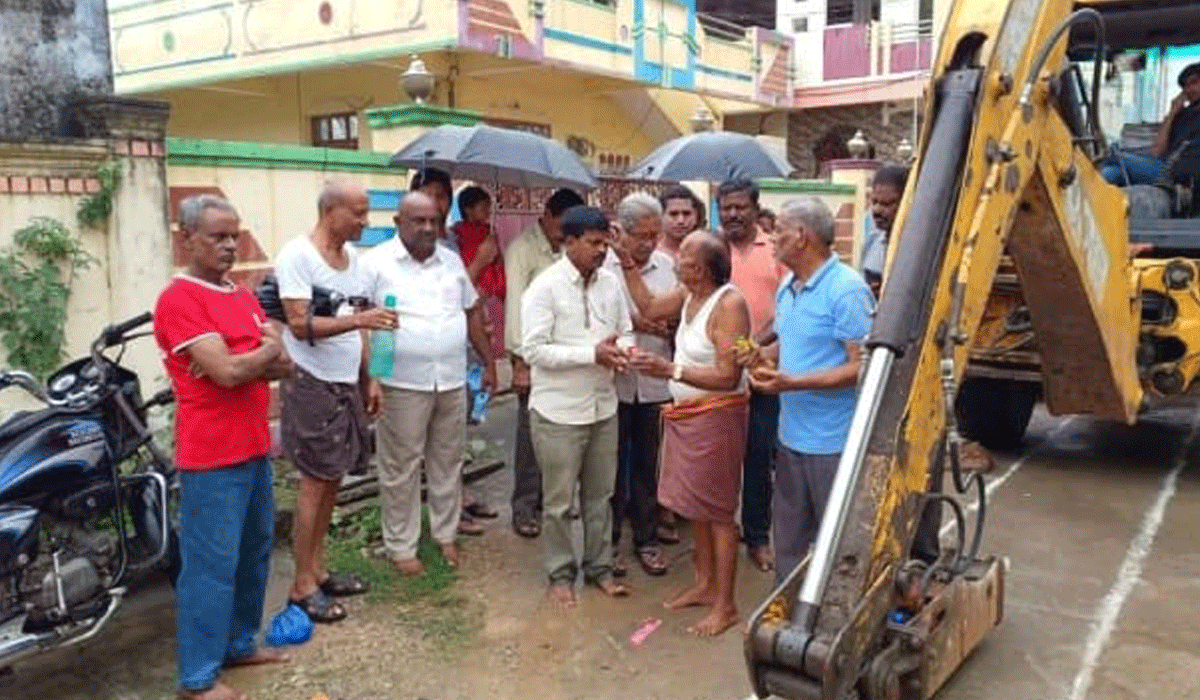 Protocol | రామగుండంలో ప్రొటోకాల్ జాడేది..?.. 47వ డివిజన్ లో అధికారులు లేకుండానే యూజీడీ పనుల ప్రారంభం