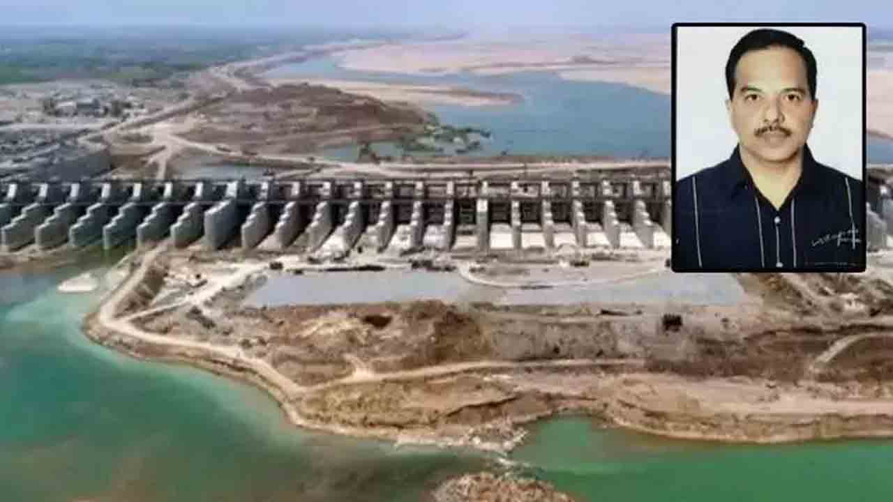 కమిషన్‌ ఎదుటకు ఈఎన్సీ అనిల్‌కుమార్‌