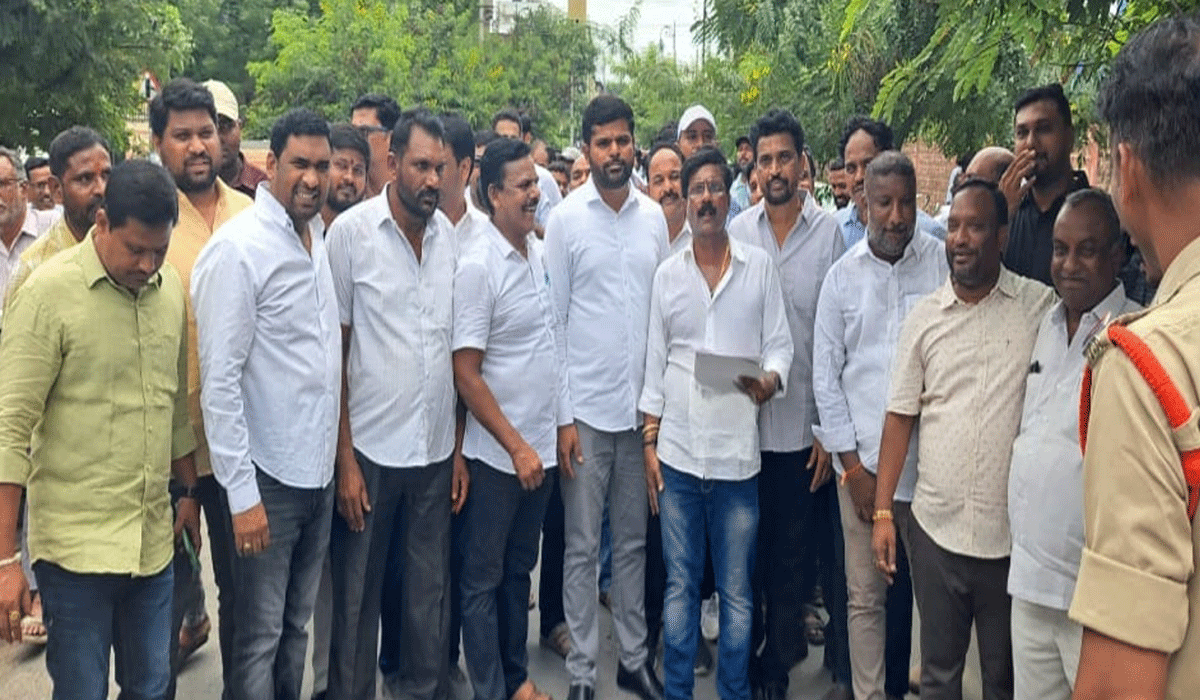 Karimnagar | కరీంనగర్లో కదం తొక్కిన గ్రానైట్ యజమానులు, కార్మికులు