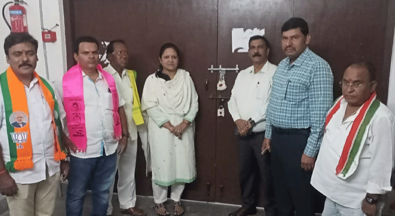 EVM godown | ఈవీఎం గోదాo ను తనిఖీ చేసిన అదనపు కలెక్టర్ లక్ష్మి కిరణ్