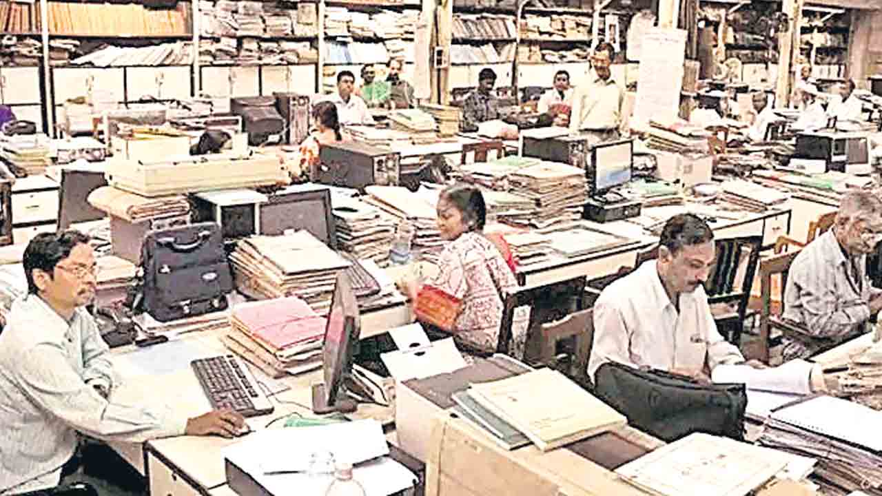 పెన్షన్‌ పెంచకపోతే బతికేదెట్ల?