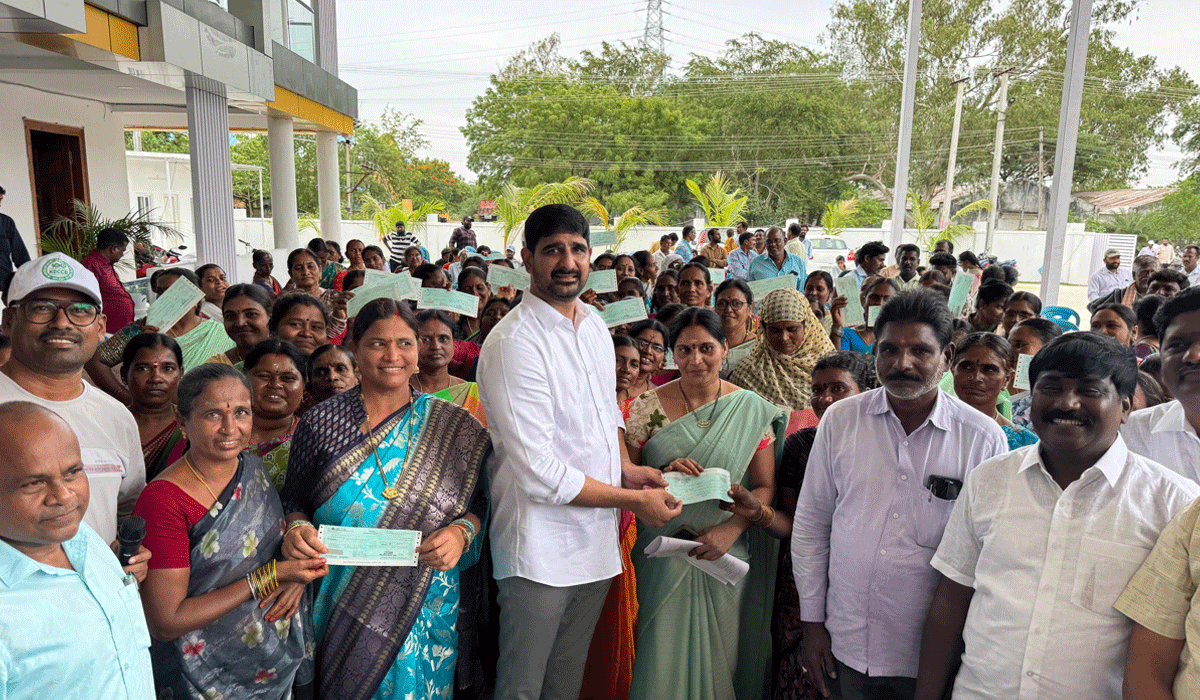 MLA Padi Kaushik Reddy | ఆడబిడ్డల కోసం ఆలోచించిన ఏకైక ముఖ్యమంత్రి కేసీఆరే.. హుజూరాబాద్ ఎమ్మెల్యే పాడి కౌశిక్ రెడ్డి