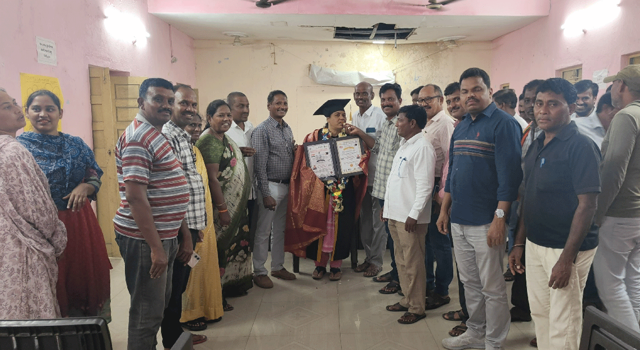 Grand honor | డాక్టరేట్ గ్రహీత రజియాసుల్తానాకు ఘన సన్మానం