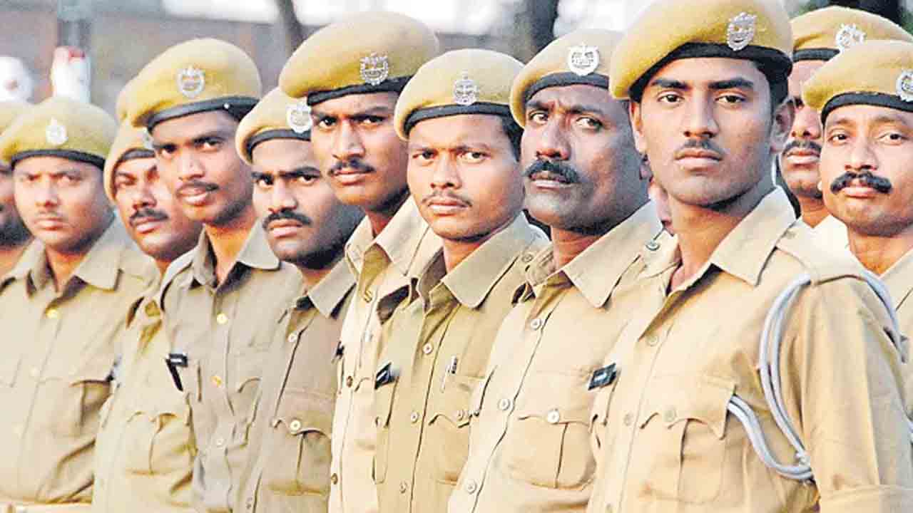 హోంగార్డుల జీతాల పైసలు దారిమళ్లింపు?