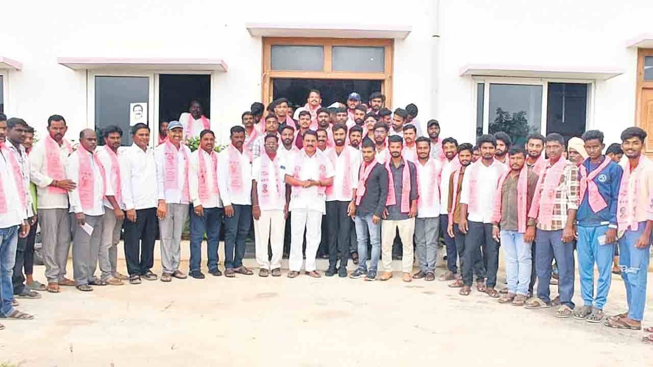 ‘స్థానిక’ ఎన్నికల్లో కాంగ్రెస్‌కు బుద్ధిచెప్పాలి