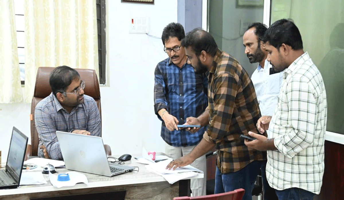 Bhu Bharathi | భూ భారతి దరఖాస్తులను వేగవంతంగాపరిష్కరించాలి.. పెద్దపల్లి కలెక్టర్ కోయ శ్రీ హర్ష
