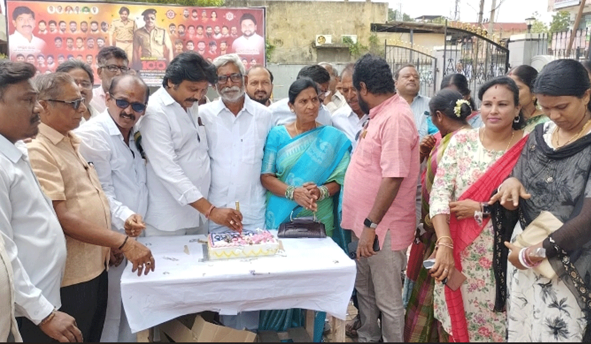 Film actor Sagar | గోదావరిఖనిలో ది 100 సినిమా సందడి… సినీ నటుడు సాగర్ అభిమానుల కోలాహలం