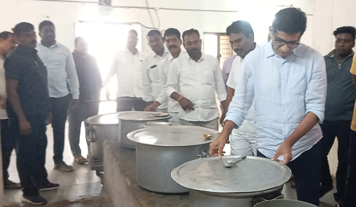 Quality meals | విద్యార్థులకు నాణ్యమైన భోజనం అందించాలి.. కోరుట్ల ఎమ్మెల్యే డాక్టర్ కల్వకుంట్ల సంజయ్