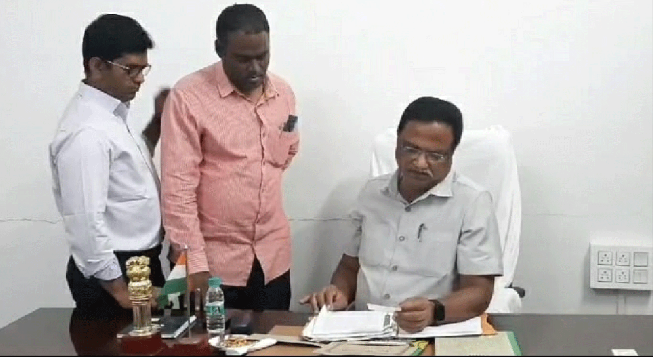 Godavarikhani | డీజిల్ అవకతవకలపై విచారణ కొలిక్కి..? పూర్తైన వరంగల్ రీజనల్ డైరెక్టర్ విచారణ