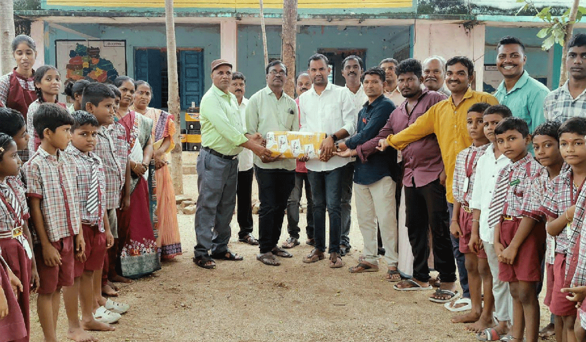 Regunta school | రేగుంట పాఠశాలకు నీటి కొరత తీర్చిన ఆల్ యూత్ సభ్యులు