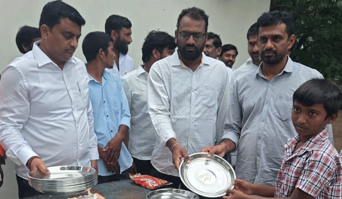 Peddapally | గర్రెపల్లిలో బీజేపీ జిల్లా అధ్యక్షుడు కర్రె సంజీవరెడ్డి జన్మదిన వేడుకలు